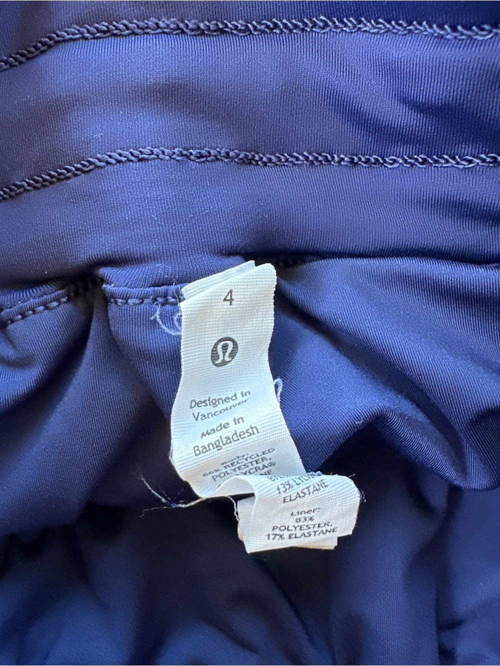 ๐5 for $45๐ Lululemon shorts size 4 - Picture 9 of 9